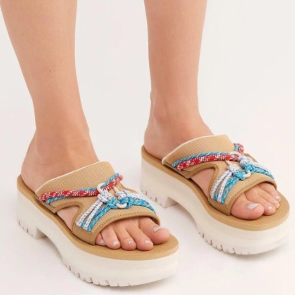 TEVA Indio Carabiner Slide Rope Festival Platform Sandals Tan NEW Size 10 Geta